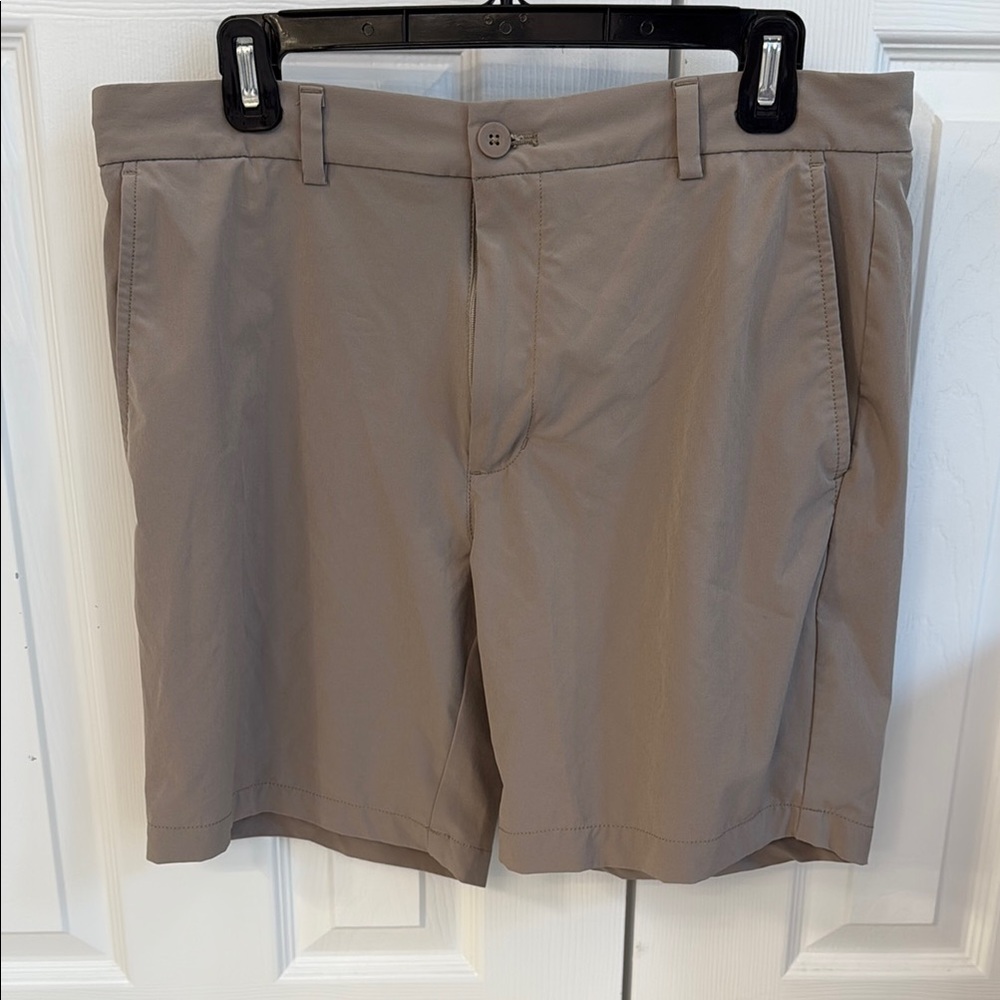 Vineyard Vines Breaker Shorts - 34